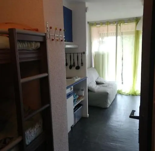 Superbe Studio Dans Residence Avec Piscine Sans Chambre Mais Couchage Salle Et Lit Superpose Dans L\'Entree