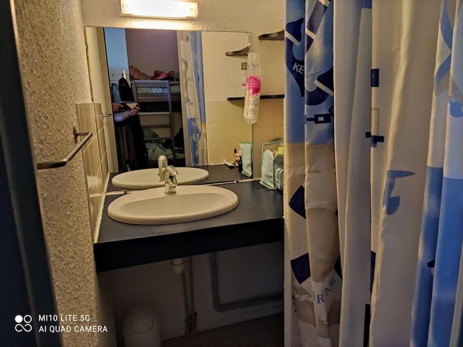 Superbe Dans Avec Piscine Sans Couchage Salle Et Lit Superpose Dans L'entree Appartement *